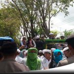 Tuntut Sukmawati Di Proses Hukum, Ratusan Umat Islam Gruduk Polres Sumenep