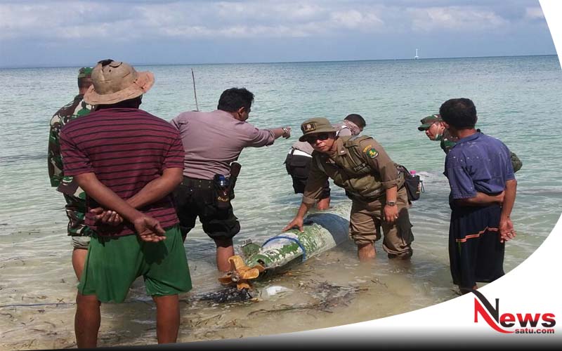 Cari Barang Bekas, Warga Sumenep Temukan Benda Mirip Rudal Di Laut