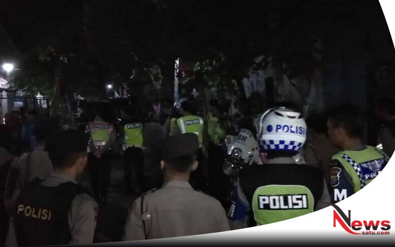 Densus 88 Grebek Rumah Terduga Teroris Di Probolinggo