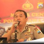 Ledakan Bom Surabaya, Densus 88 Tangkap Pelaku Teroris Di Malang Dan Pasuruan (Kabid Humas Polda Jatim, Kombes Pol Frans Barung)