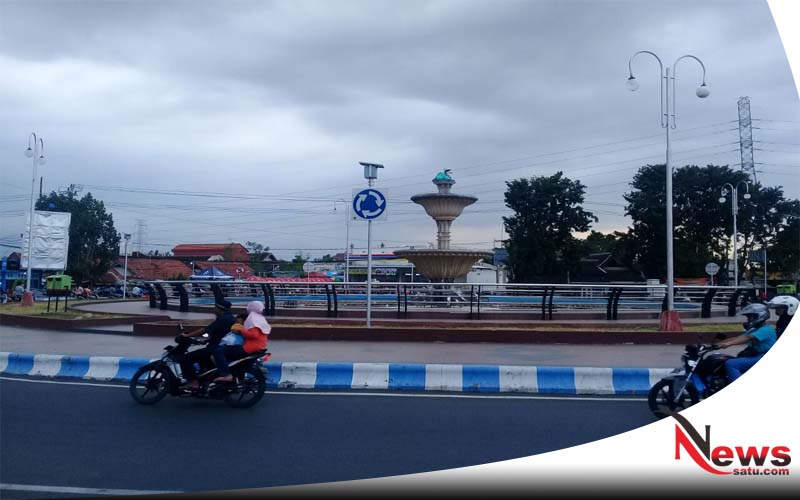 Serunya Ngabuburit Di Bundaran Gladak Serang Probolinggo