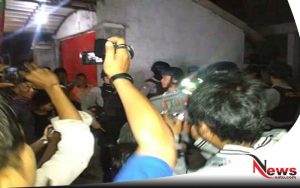 Tim Densus 88 Geledah Rumah AG Terduga Teroris Di Probolinggo
