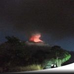 Gunung Agung Bali Keluarkan Asap Dan Abu Vulkanik