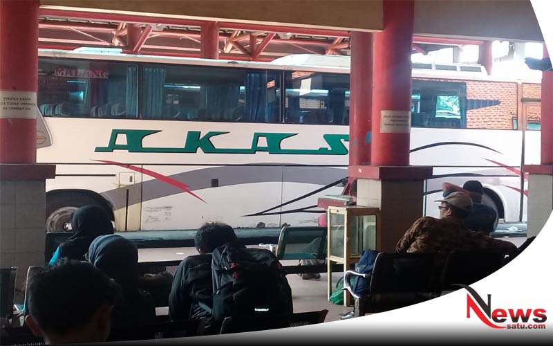 Penumpang Bus Di Terminal Probolinggo Masih Tampak Lengang