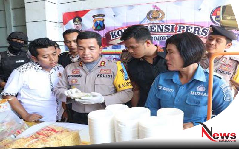 Polres Mojokerto Grebek Pabrik Pengoplos Mie Instant Kadaluwarsa