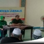 Puluhan Wartawan Bersama Diskominfo Probolinggo Bagi Takjil