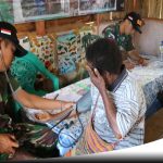 TNI Gelar Pemeriksaan Kesehatan Gratis Pada Warga Papua