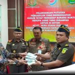 Kejari Sumenep Kembalikan BB Hasil Korupsi Sebesar Rp 2,7 Miliar Ke PT WUS