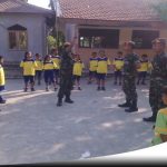 TNI AD Dan AL Datangi SDN Ngampel Gresik