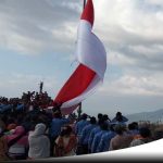 Bendera Mirah Putih Raksasa Dikibarkan Di Puncak Bukit Scorpion Bondowoso