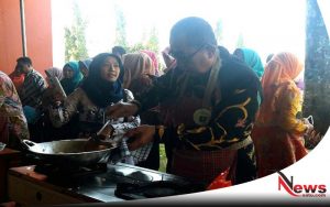 Meriahkan HUT RI Ke 73, Kadisdik Sumenep Ikuti Lomba Memasak