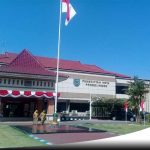 Sambut HUT RI, Warga Probolinggo Pasang Dwi Warna