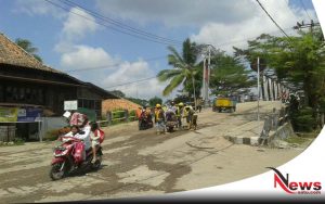 Warga Kayuagung Ogan Komering Ilir (OKI) Terus Keluhkan Jalan Rusak