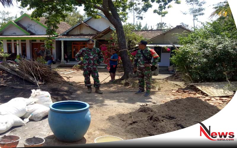 Warga Probolinggo Dikejutkan Dengan Kedatangan Anggota TNI