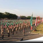 300 Ribu Anggota TNI Gelar Tari Gemu Famire Di Lapangan Makodam V Brawijaya