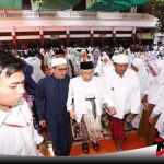 KH Mak'uf Amin Disambut Ribuan Santri Di Probolinggo