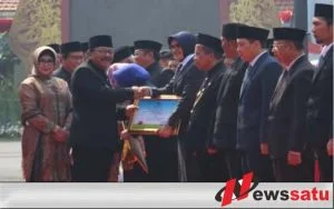 Bupati Probolinggo Terima Penghargaan Desa Tangguh Bencana Dari Pemprov Jatim