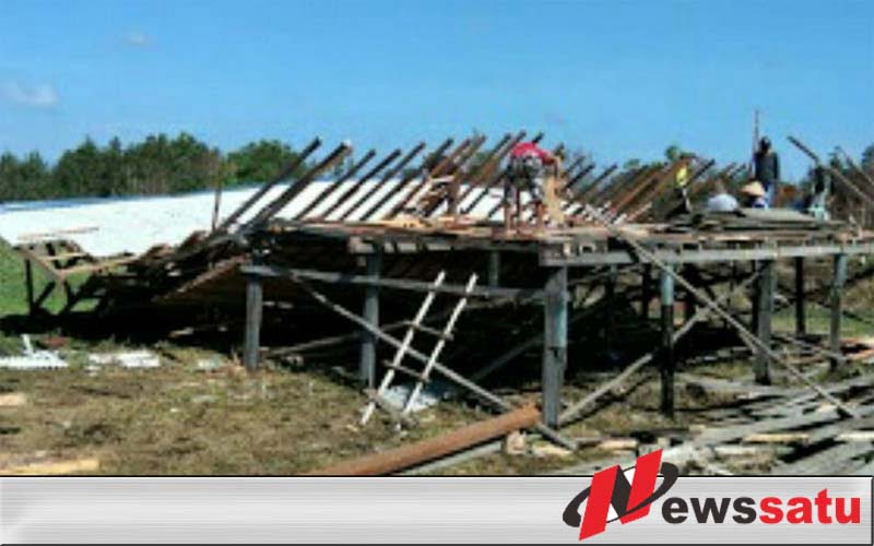 Diterjang Angin Puting Beliung Rumah Warga OKI Rata Dengan Tanah