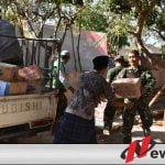 TNI Polri Salurkan Bantuan Sembako Ke 14 Desa Korban Gempa Di Sapudi Sumenep