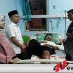 Warga Probolinggo Tertimpa Baleho Raksasa Caleg DPR