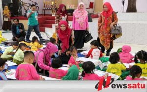 Bunda Fitri Bersama Ratusan Ratusan Anak TK Peringati Hari Aksara Internasional
