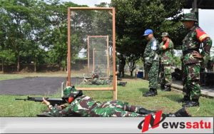 Korps Wanita Angkatan Darat Dilatih Menembak