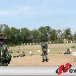 Prajurit Korem 082 CPYJ Pertajam Keahlian Menembak
