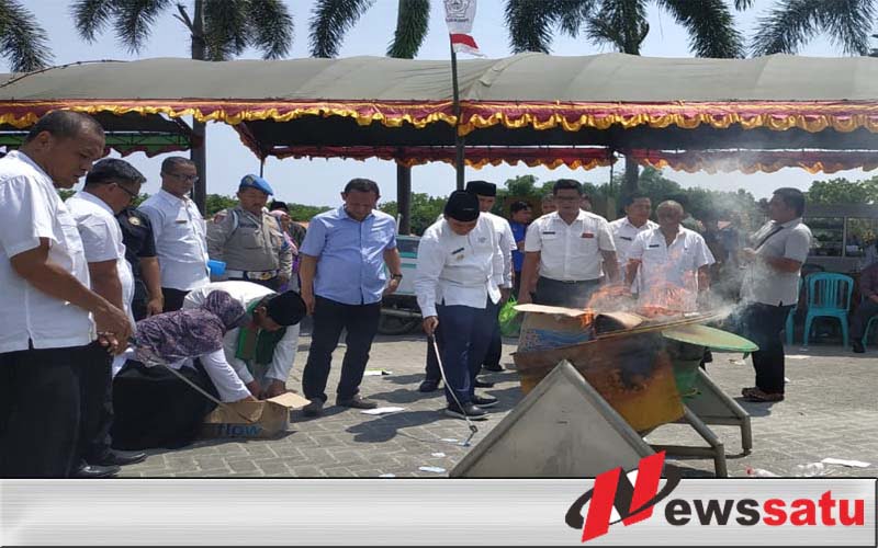 Dispendukcapil Pamekasan Bakar Ribuan KTP Elektronik