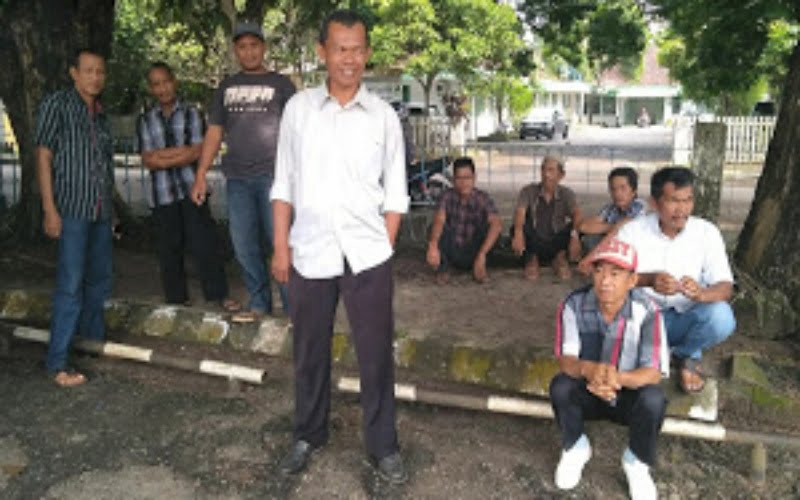 Warga Jerambah Renggas Gruduk Kantor DPMD Ogan Komering Ilir