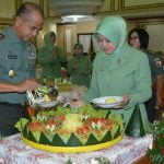 HUT Kowad ke-57 di Makodam V/Brawijaya, Diwarnai Pemotongan Tumpeng