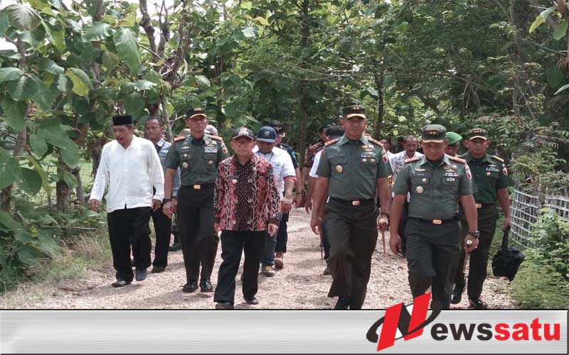 Pangdam Brawijaya Bersama Bupati Sumenep Tinjau Lokasi Eks Gempa Pulau Sapudi