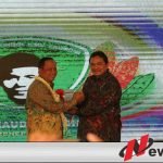STIEBA Sumenep Menuju Univervitas (Dr Achsanul Qosasi Ketua Yayasan Qudsiyah Bahauddin Mudhary Dan Moh Nasir Menteri Riset dan Pendidikan Tinggi )