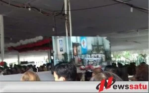 Umat Kristiani Di Jakarta Rayakan Natal
