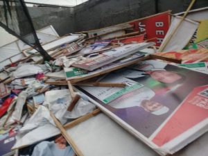 Bawaslu Kota Probolinggo Turunkan APK Pemilu