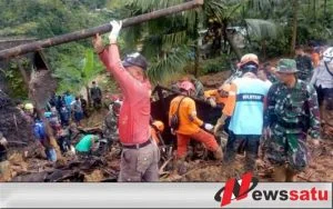 Tim Gabungan Terus Evakuasi Korban Longsor Sukabumi