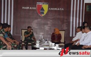 Gubernur Jawa Timur Jalin Silahturahmi dengan Pangdam V Brawijaya