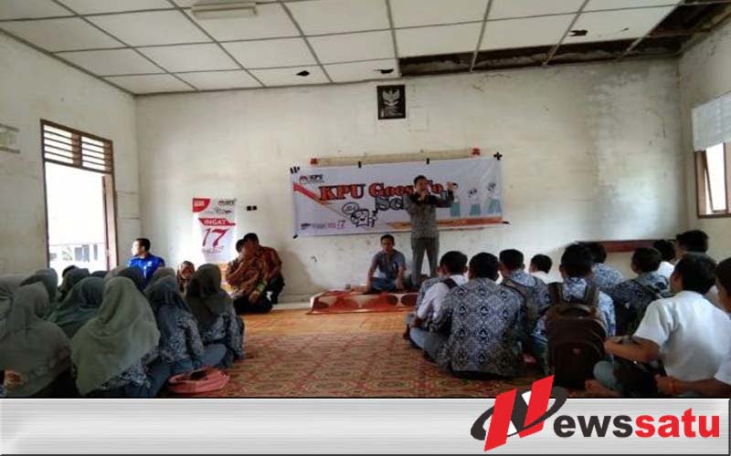 KPU OKI Gelar Sosialisasi Di SMAN 1 Pedamaran