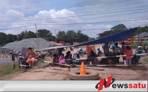 Puluhan Penduduk Desa Celikah OKI Demo PT Waskita Karya