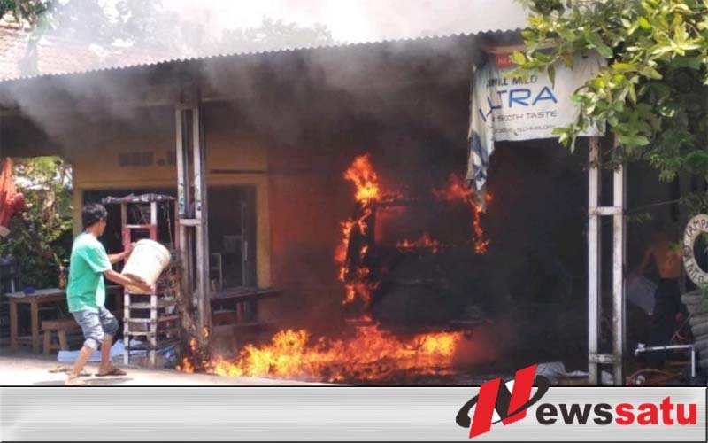 Sebuah Bengkel di OKI Kebakaran, Satu Unit Mobil Ikut Hangus