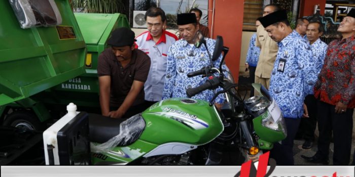 Pemkab Sumenep Serahkan Bantuan Motor Pengangkut Sampah ke BKM