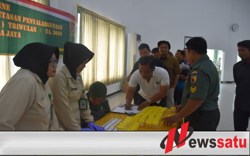Anggota Korem 084/Bhaskara Jaya Di Tes Urine
