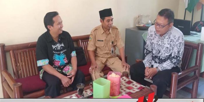 Ketua LP Ma’arif Bondowoso Pantau UNBK