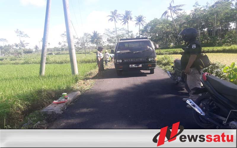 Masyarakat Dusun Gayasan Antusias Bersih-Bersih Jalan