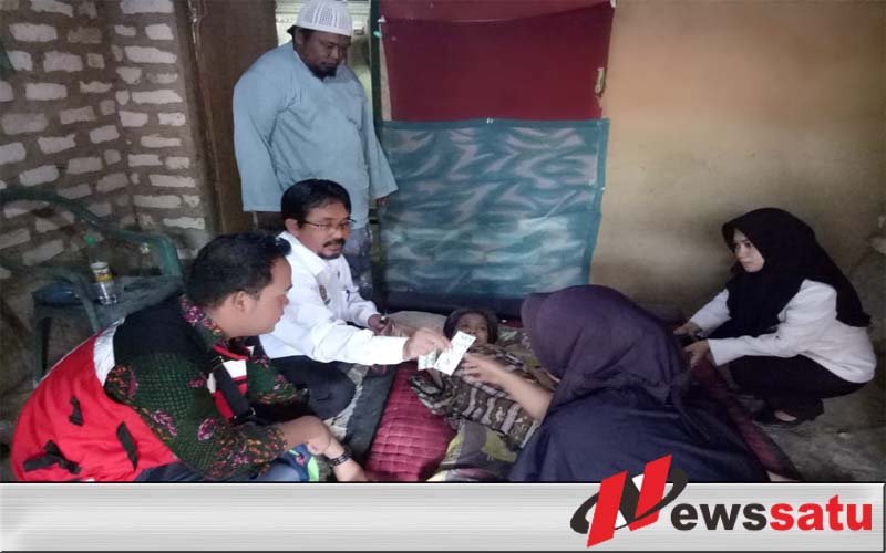 Nenek Lumpuh Di Pamekasan Mendapat Pelayanan Kesehatan Gratis