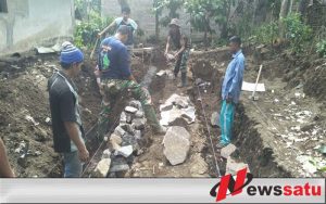 Peduli Kesehatan, Satgas TMMD Kodim Jember Sediakan MCK untuk Warga