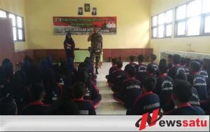 Pelajar SMPN 4 Jember Dibekali Wasbang oleh Pabintal Korem 083 Baladhika Jaya