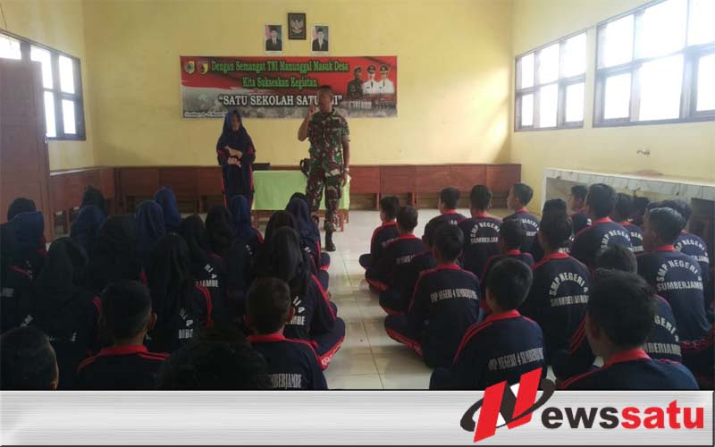 Pelajar SMPN 4 Jember Dibekali Wasbang oleh Pabintal Korem 083 Baladhika Jaya Pelajar SMPN 4 Jember Dibekali Wasbang oleh Pabintal Korem 083 Baladhika Jaya