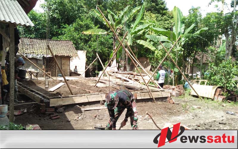 Reaksi Mbah Hamijah saat Rumahnya Direhab Satgas TMMD Kodim Jember