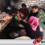 Satgas TMMD Kodim Sumenep Bantu Warga Memasak