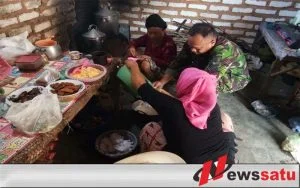Satgas TMMD Kodim Sumenep Bantu Warga Memasak